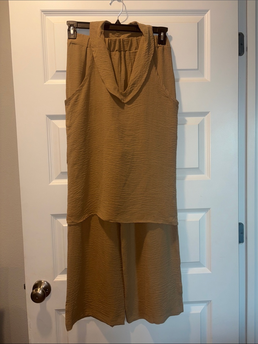 2 Piece Set Women’s Relaxed Wide-Leg Pants and Racer Back Tank - Camel Color